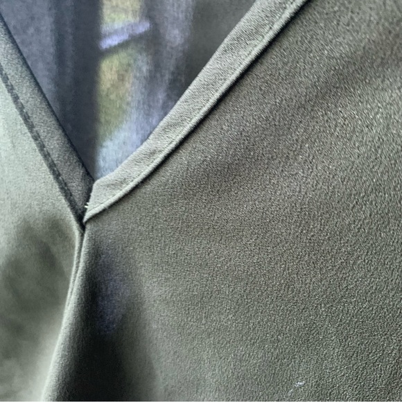 🔴 Olive Army Green Dart Front Draped Curved Hem Blouse - Picture 2 of 5